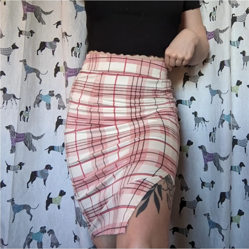 NWT Voodoo Vixen 50s Preppy Pencil Skirt Pink Plaid With Front Side Slit - S M - Picture 1 of 7